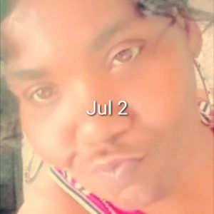 Meet your Posher, Donisha